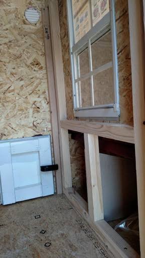 Load image into Gallery viewer, OverEZ Small Chicken Coop - Up to 5 Chickens