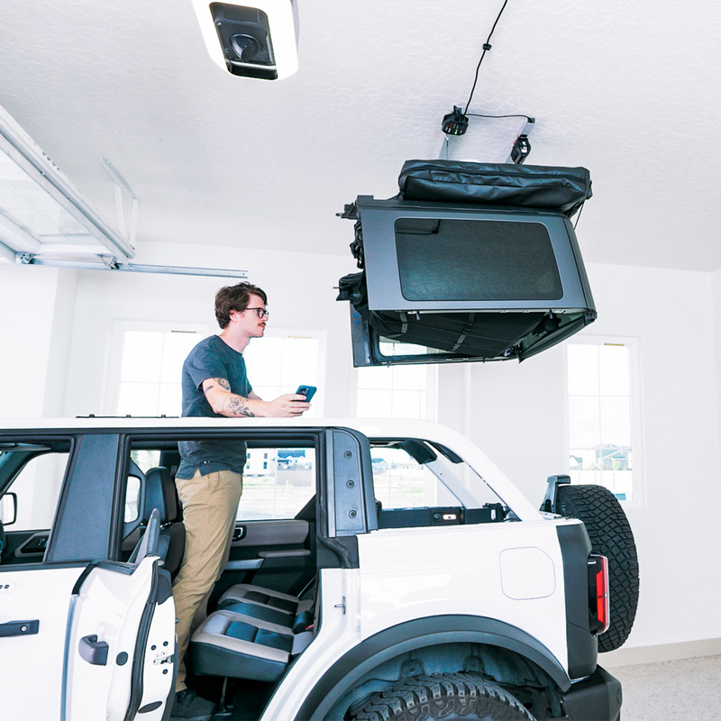 Load image into Gallery viewer, Bronco Hard Top Automotive Lifter - SmarterHome
