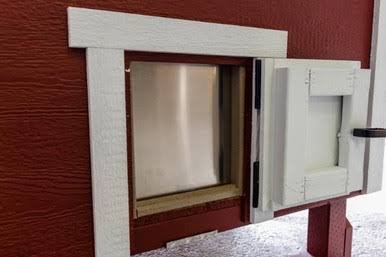 Load image into Gallery viewer, Automatic Chicken Coop Door
