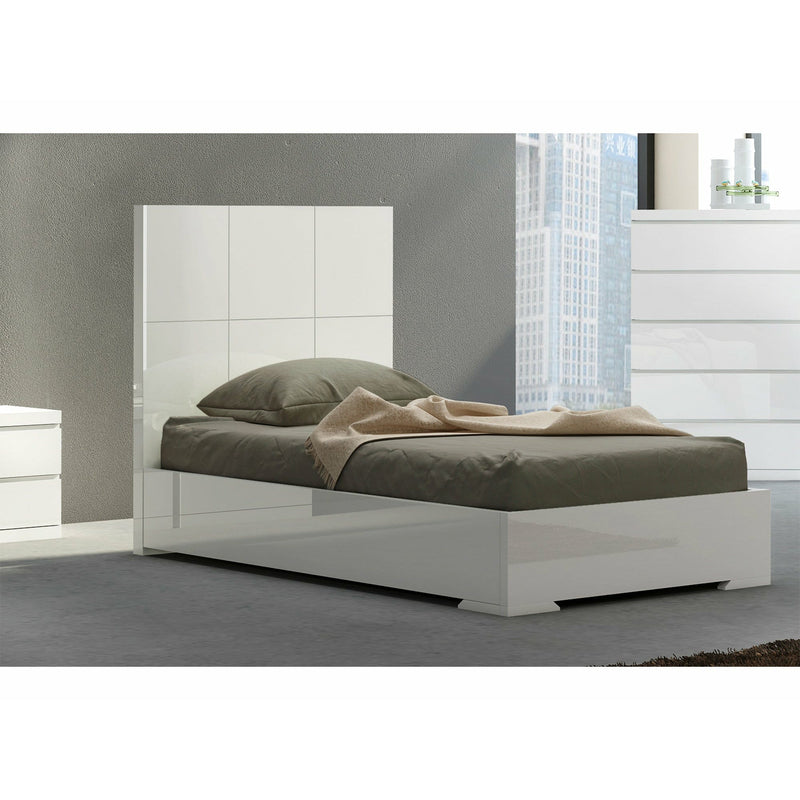 Load image into Gallery viewer, Whiteline Modern Living - Anna Bed Twin BT1207-WHT
